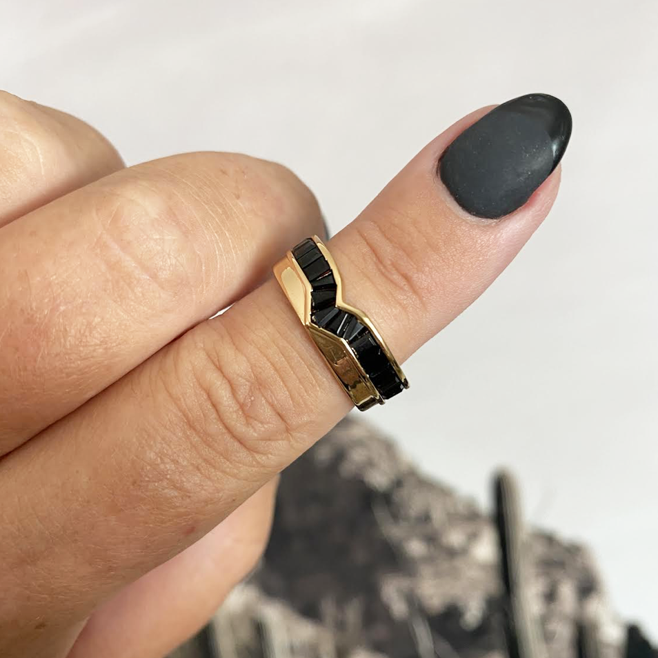 Peak Baguette Band Ring - Black