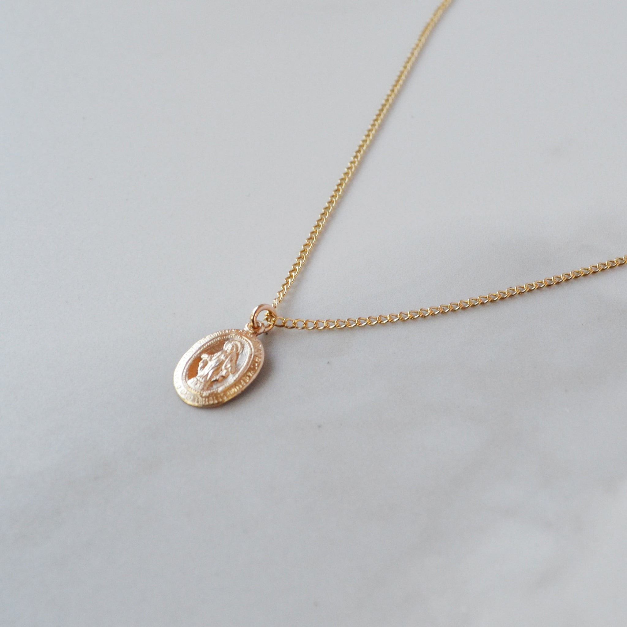 Small gold online virgin mary pendant