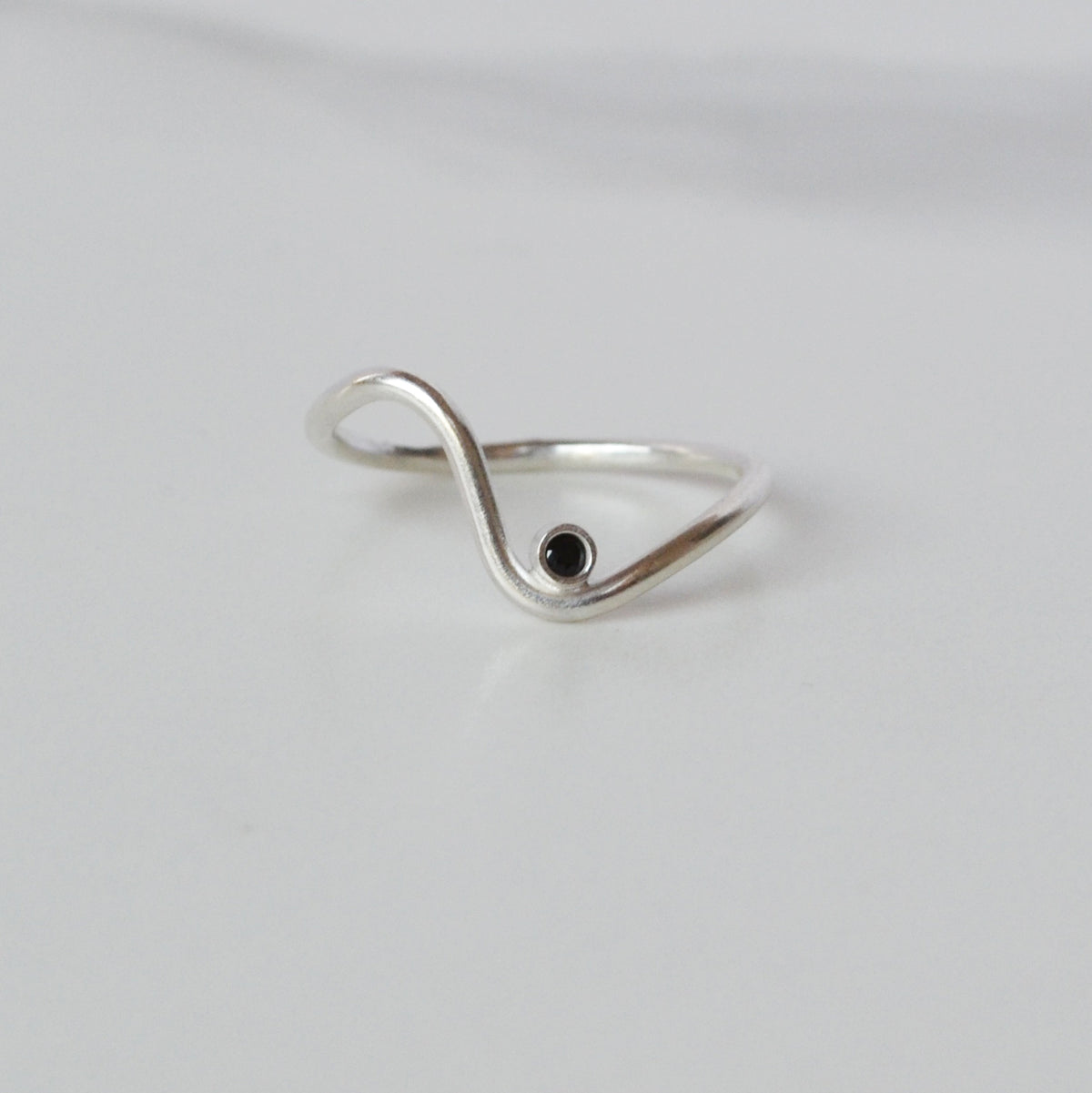 Easy Rider Ring in Black Spinel, Gold or Silver